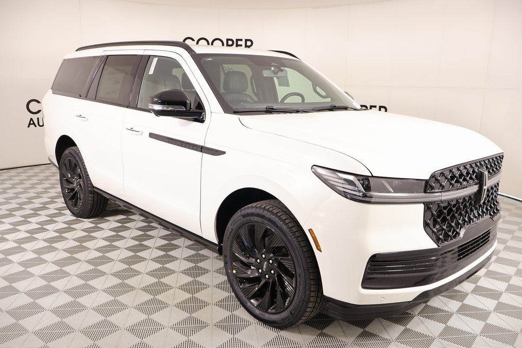 New 2026 Lincoln Navigator Reserve w/ Jet Appearance Package AWD/4WD image 1