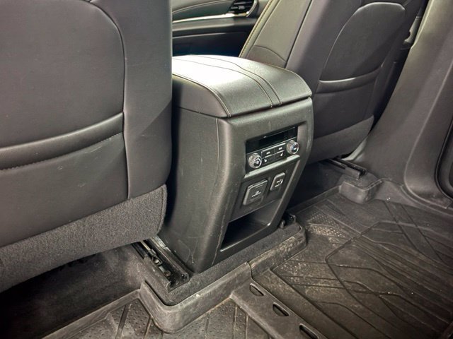 Used 2023 Chevrolet Traverse Premier w/ Redline Edition AWD/4WD image 25