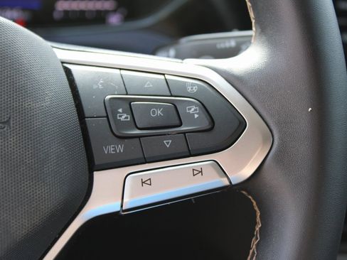 Used 2024 Volkswagen Taos SE image 12