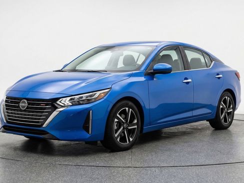 Used 2025 Nissan Sentra SV FWD image 3