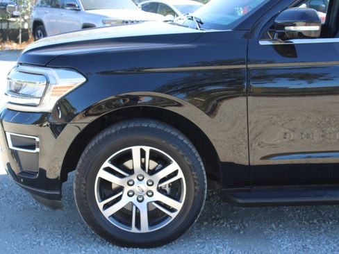 Used 2024 Ford Expedition Limited image 7