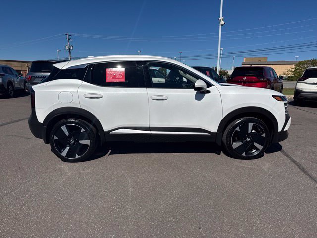Certified 2025 Nissan Kicks SR AWD/4WD image 5