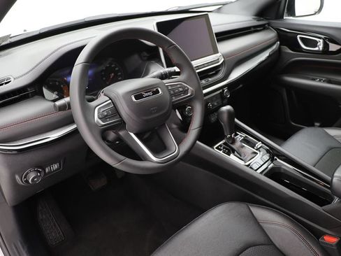 Used 2024 Jeep Compass Trailhawk image 13