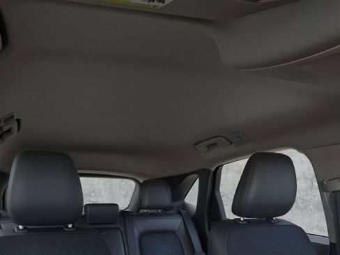 Used 2025 Ford Escape SE image 45