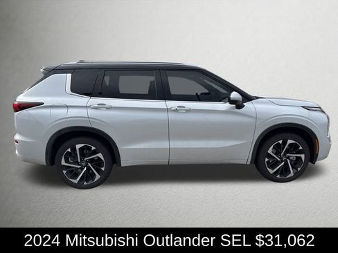 Used 2024 Mitsubishi Outlander SEL image 2