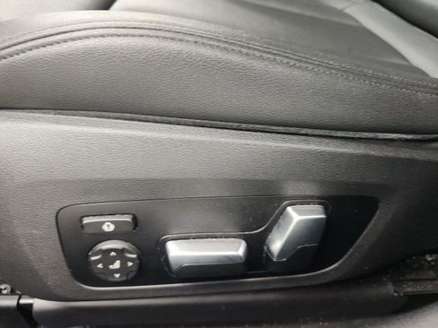 Used 2019 BMW 330i Sedan w/ M Sport Package image 14