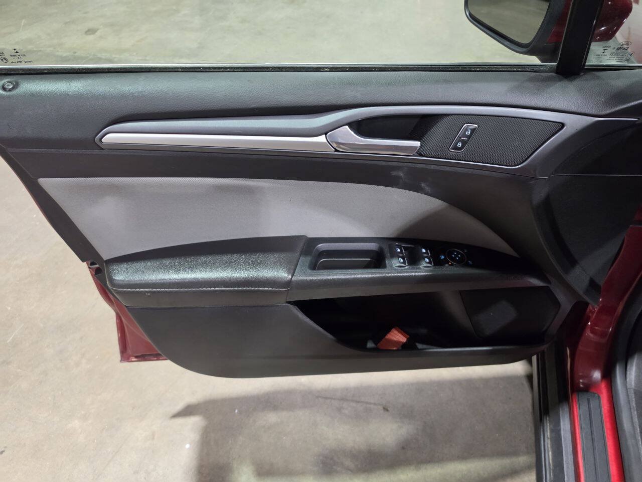 Used 2014 Ford Fusion S FWD image 23