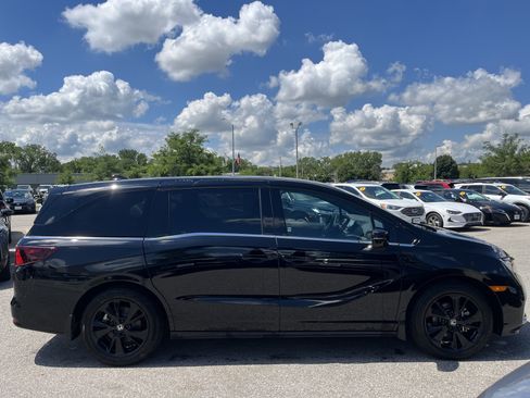 Certified 2024 Honda Odyssey Sport image 4