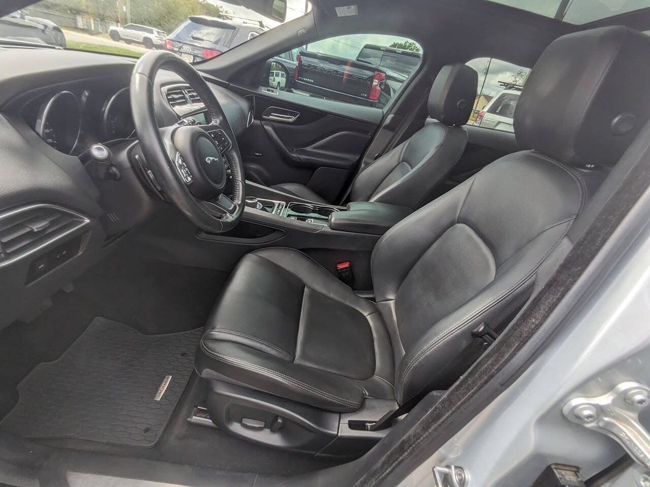 Used 2017 Jaguar F-PACE Premium AWD/4WD image 31