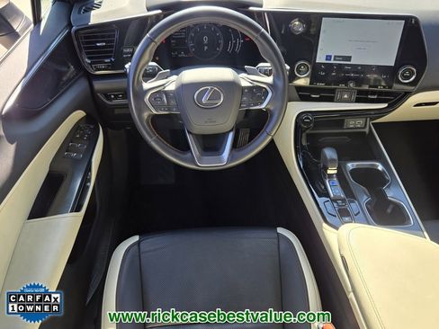 Used 2024 Lexus NX 250 FWD w/ Towing Package (2000 Lbs) image 12