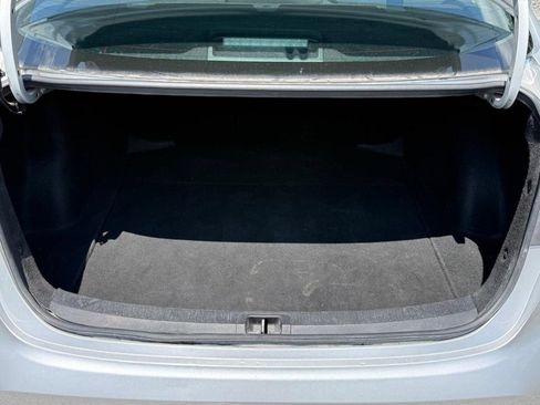 Used 2023 Toyota Corolla LE FWD image 5