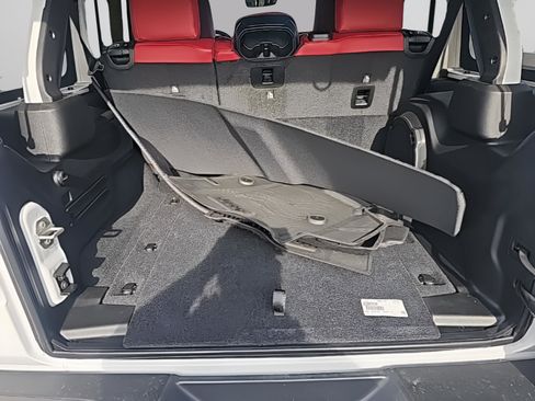 Used 2024 Jeep Wrangler Unlimited Rubicon 392 image 21