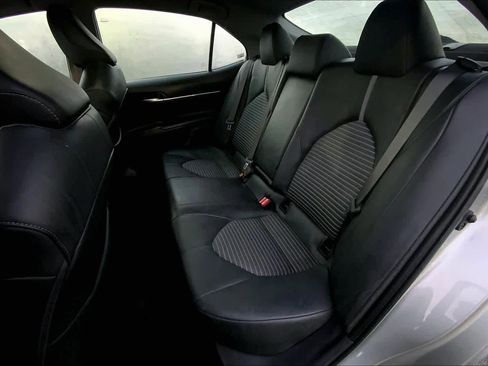 Used 2023 Toyota Camry SE image 19