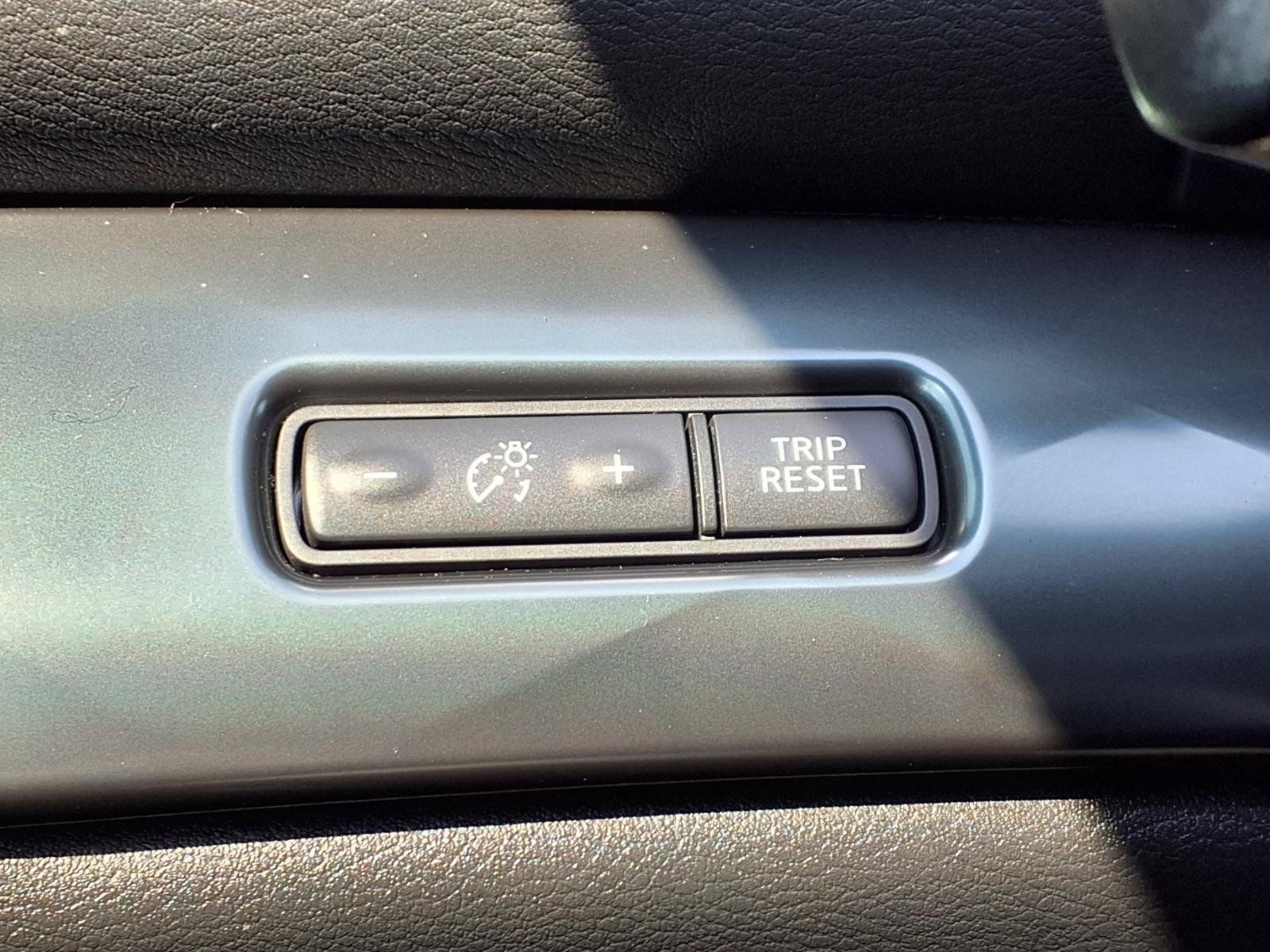 Used 2021 Nissan Maxima SR w/ Sport Mat Group FWD image 26