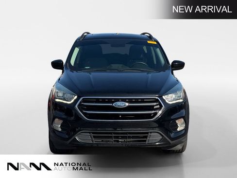 Used 2017 Ford Escape SE w/ Equipment Group 201A image 8