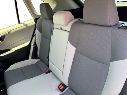 Used 2019 Toyota RAV4 XLE w/ Convenience Package AWD/4WD image 16