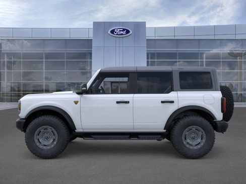 New 2025 Ford Bronco Badlands image 3