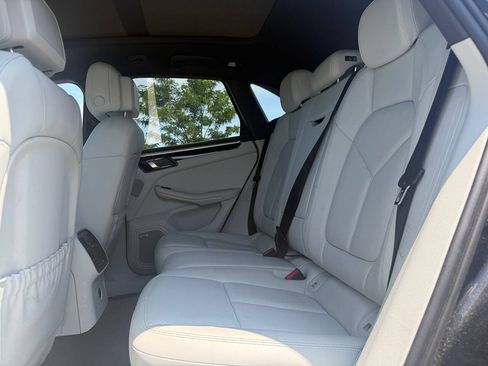 Used 2020 Porsche Macan S AWD/4WD image 12