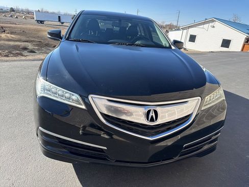 Used 2017 Acura TLX image 2