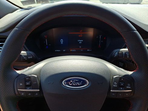 Used 2025 Ford Escape ST-Line AWD/4WD image 18