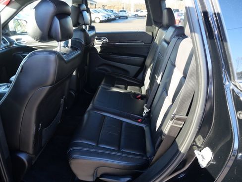 Used 2018 Jeep Grand Cherokee Limited image 22