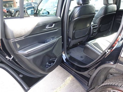 Used 2024 Jeep Grand Cherokee Altitude AWD/4WD image 21