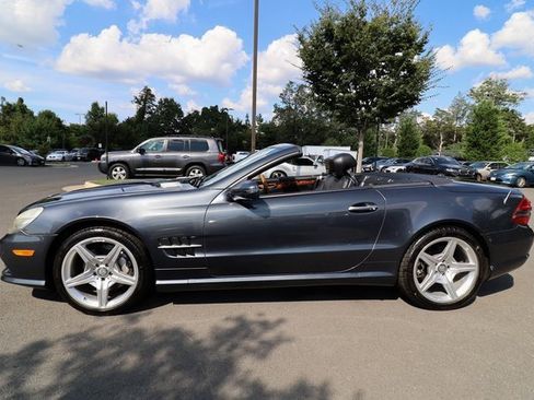 Used 2011 Mercedes-Benz SL 550 image 40