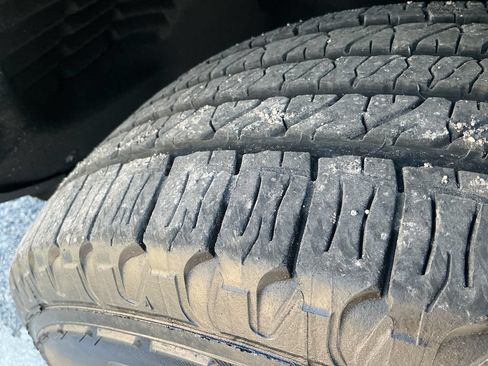 Certified 2023 Jeep Grand Cherokee Laredo AWD/4WD image 28