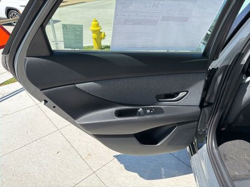 New 2026 Hyundai Elantra Limited FWD image 18
