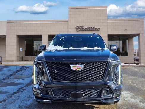 Used 2025 Cadillac Escalade V image 2