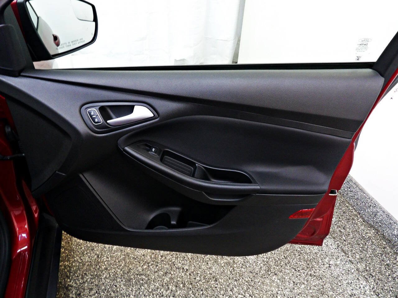 Used 2017 Ford Focus SE FWD image 11