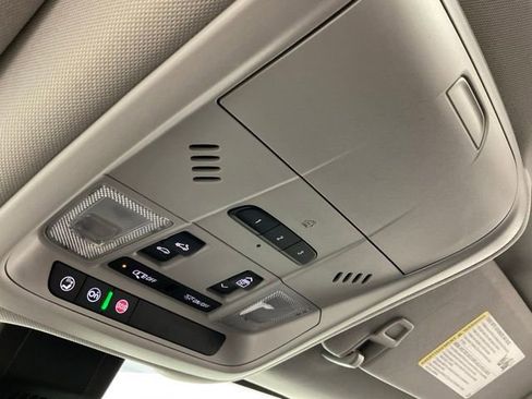 Used 2023 GMC Terrain SLT w/ Tech Package image 26