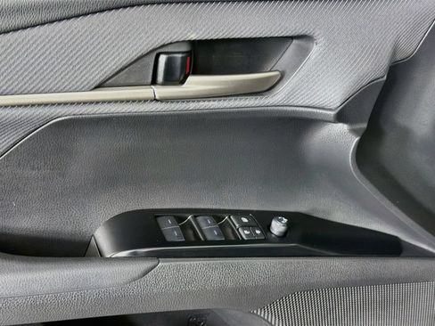 Used 2025 Toyota Camry SE w/ Convenience Package FWD image 23