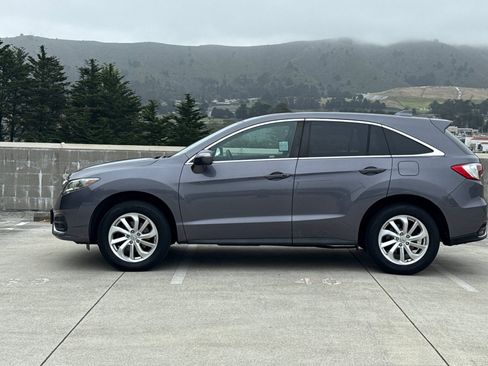 Used 2017 Acura RDX AWD image 2