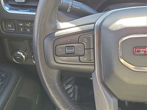 Used 2022 GMC Yukon SLT w/ SLT Premium Package image 20