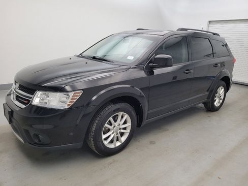 Used 2017 Dodge Journey SXT w/ Comfort/Convenience Group AWD/4WD image 2