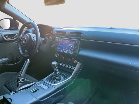 Used 2022 Toyota GR86 image 25