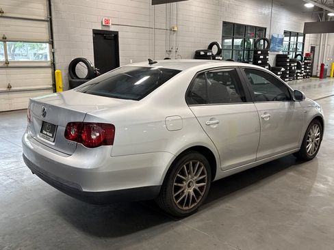 Used 2008 Volkswagen Jetta Wolfsburg Edition FWD image 4