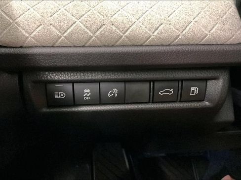 Used 2026 Toyota Camry XLE AWD/4WD image 37