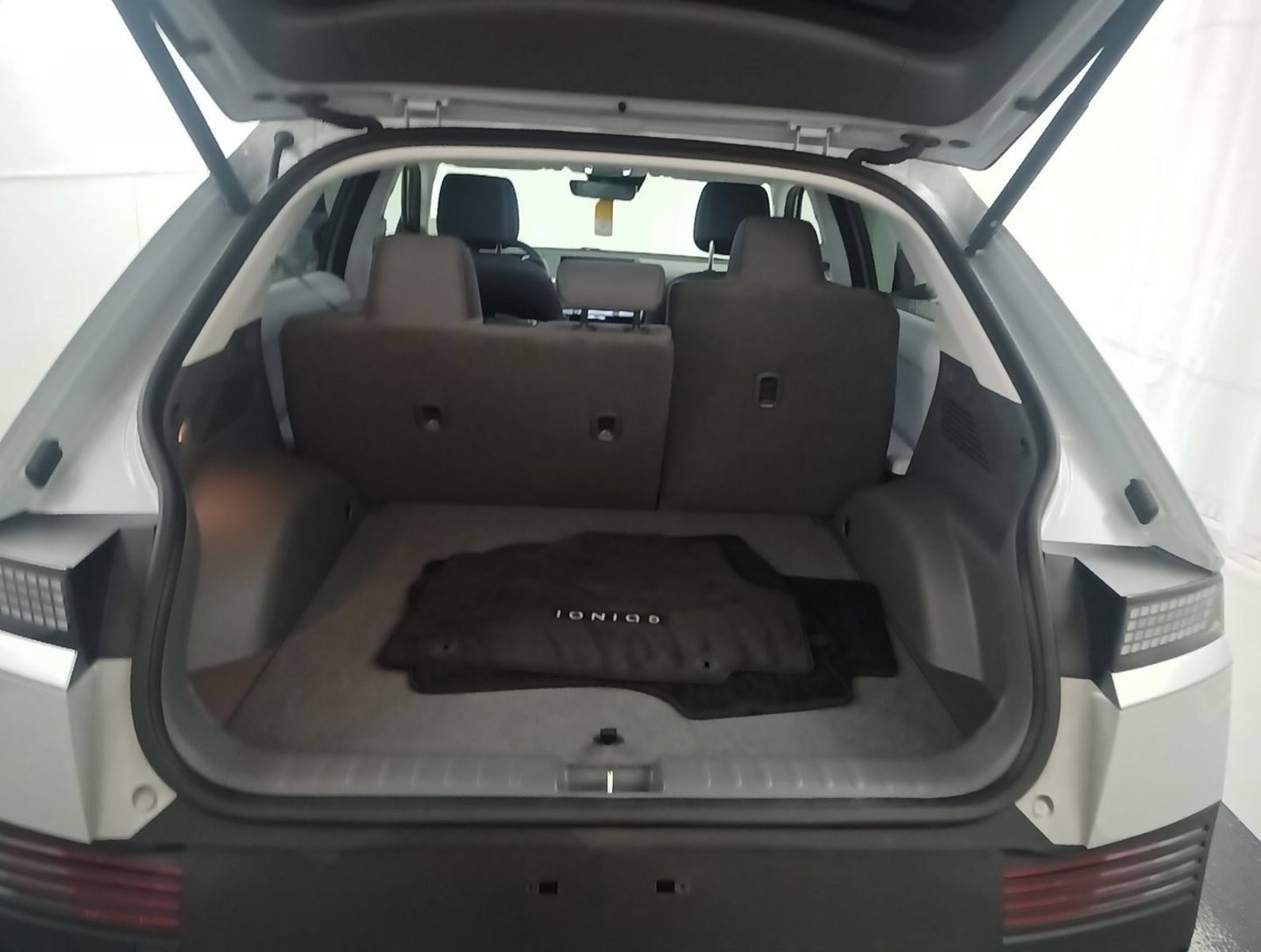 Used 2024 Hyundai Ioniq 5 SEL RWD image 9