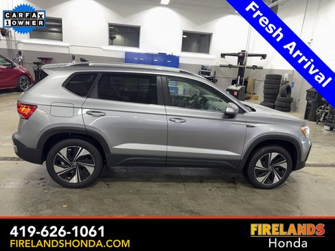 Used 2024 Volkswagen Taos SE image 6