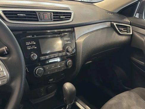 Used 2015 Nissan Rogue S FWD image 16