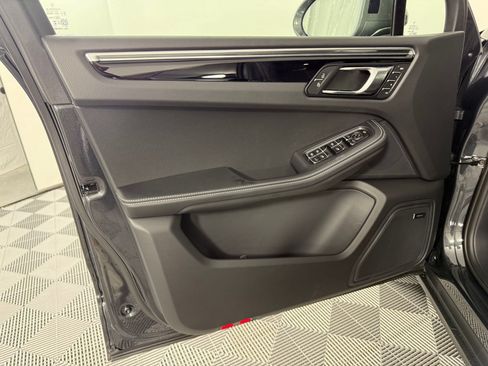Certified 2026 Porsche Macan Turbo AWD/4WD image 29