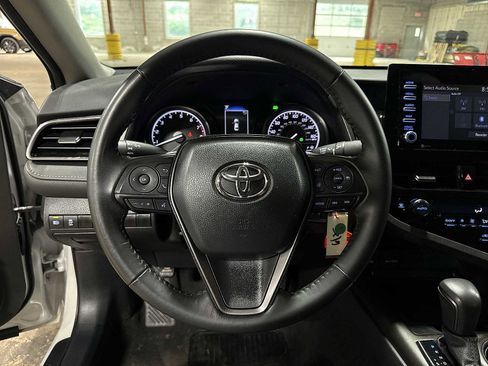Used 2024 Toyota Camry SE FWD image 18