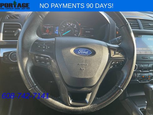 Used 2017 Ford Explorer XLT w/ Equipment Group 202A AWD/4WD image 25