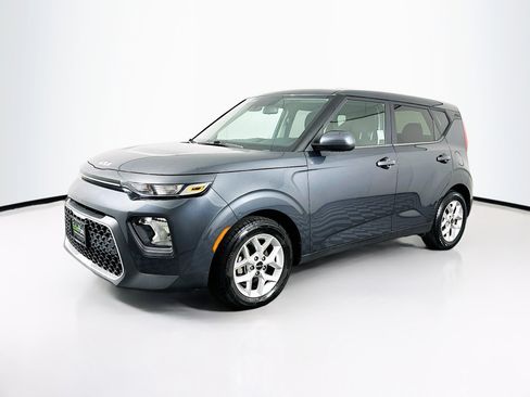Used 2022 Kia Soul LX w/ Technology Package image 3