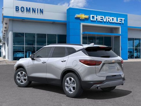 New 2025 Chevrolet Blazer LT image 3