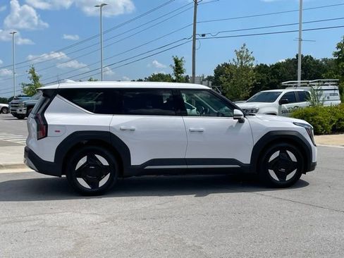 New 2026 Kia EV9 Light image 8