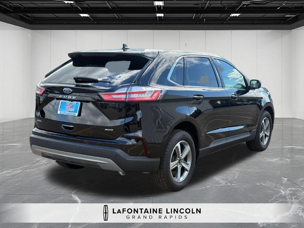 Used 2024 Ford Edge SEL w/ Convenience Package AWD/4WD image 5