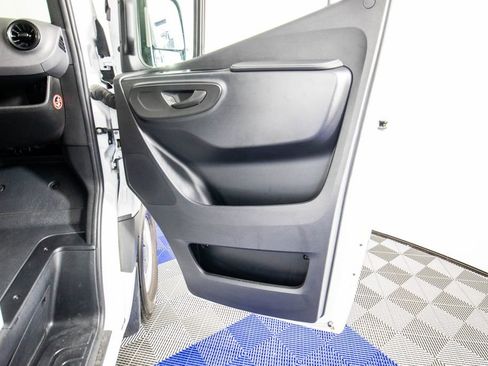 Used 2025 Mercedes-Benz Sprinter 2500 image 13